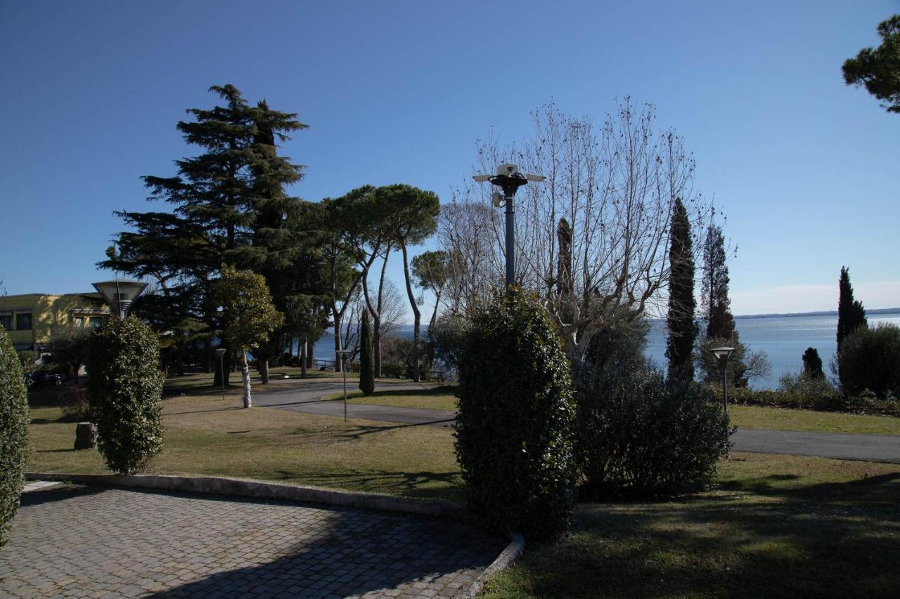 Appartamento Lato soleggiato @Gardazzurro Padenghe sul Garda Esterno foto