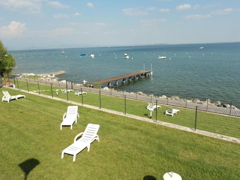 Appartamento Lato soleggiato @Gardazzurro Padenghe sul Garda Esterno foto